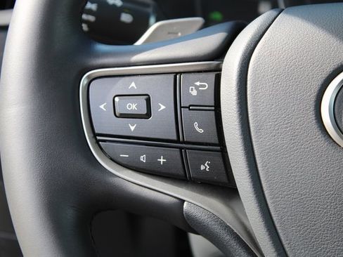 Certified 2024 Lexus ES 300h w/ Premium Package image 18