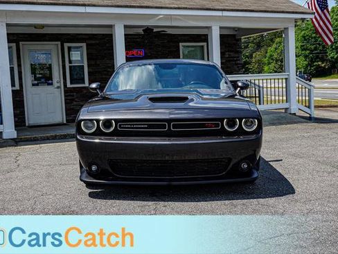 Used 2019 Dodge Challenger R/T image 11