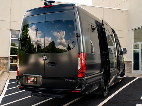 Used 2023 Mercedes-Benz Sprinter 3500 image 15
