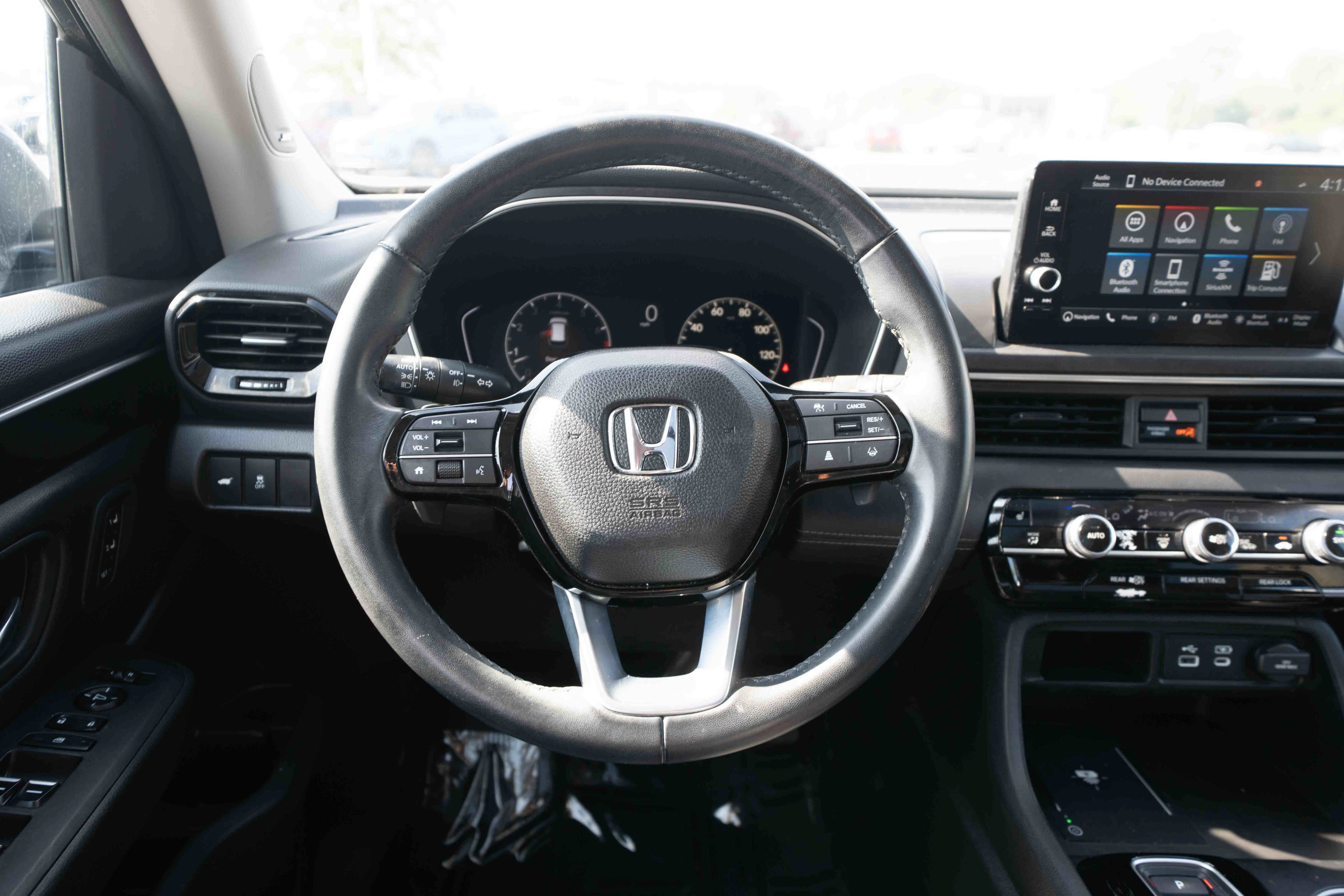 Used 2024 Honda Pilot Touring image 21