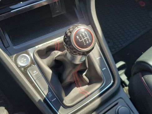 Used 2019 Volkswagen GTI SE image 35