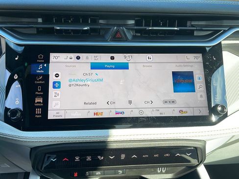 New 2026 Jeep Cherokee Limited AWD/4WD image 17