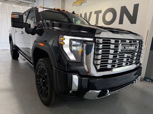 New 2026 GMC Sierra 2500 Denali w/ Denali Reserve Package AWD/4WD image 42