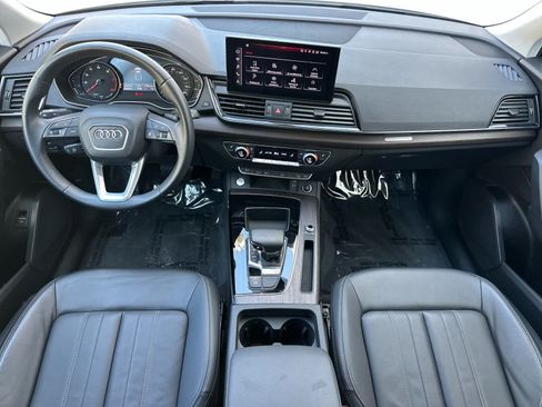 Used 2023 Audi Q5 2.0T Premium w/ Convenience Package AWD/4WD image 3