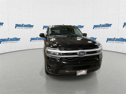 Used 2024 Ford Expedition XLT image 3