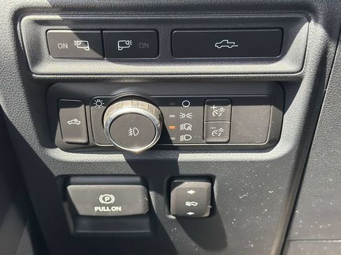 Used 2022 Ford F150 Lariat w/ Equipment Group 502A High AWD/4WD image 20