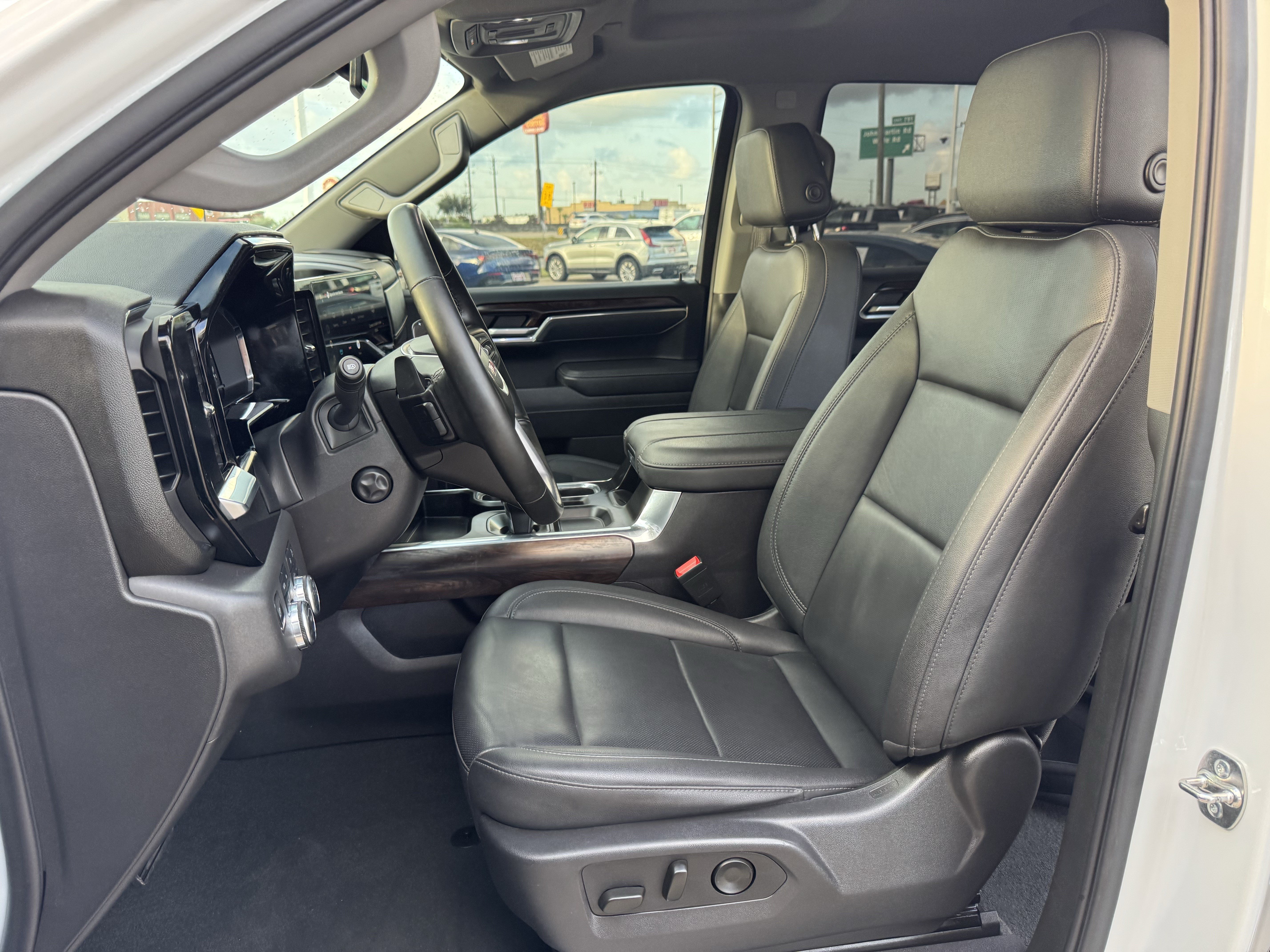 Used 2025 GMC Sierra 1500 SLT w/ SLT Premium Plus Package AWD/4WD image 22
