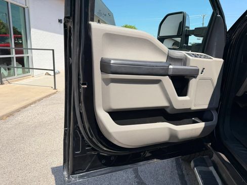 Used 2022 Ford F250 XLT w/ XLT Premium Package AWD/4WD image 21