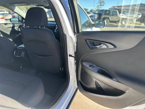 Used 2023 Chevrolet Malibu LT image 10