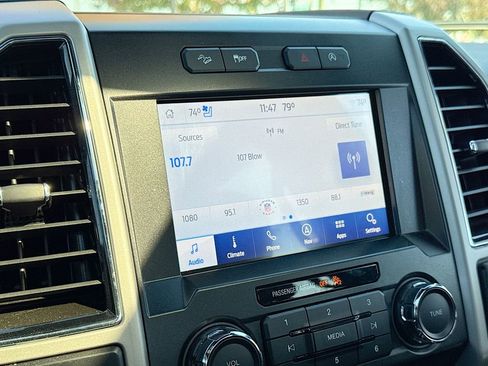 Used 2019 Ford F150 Lariat image 29