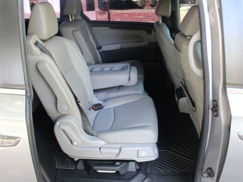 Used 2018 Honda Odyssey Touring image 19