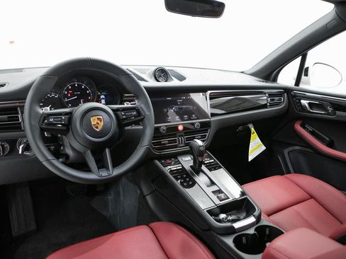 New 2026 Porsche Macan AWD/4WD image 13
