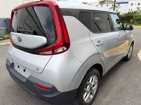 Used 2020 Kia Soul S FWD image 13