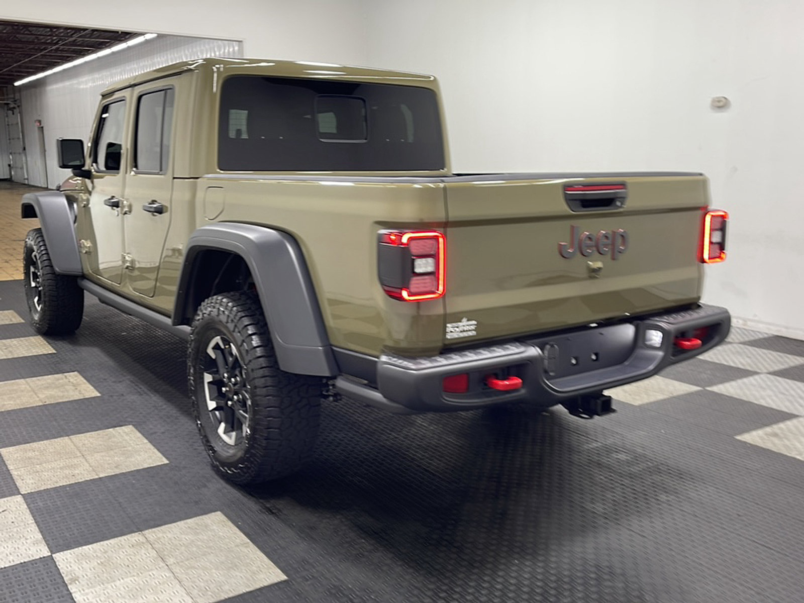 Used 2026 Jeep Gladiator Rubicon w/ Steel Power Dome Hood Package AWD/4WD image 15