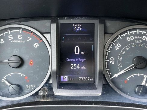 Used 2019 Toyota Tacoma TRD Off-Road image 12