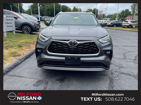 Used 2021 Toyota Highlander Platinum AWD/4WD image 7