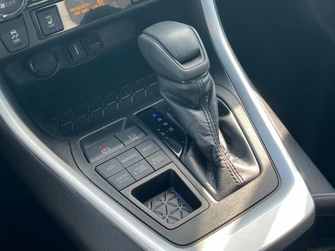 Certified 2021 Toyota RAV4 XLE w/ Convenience Package image 19