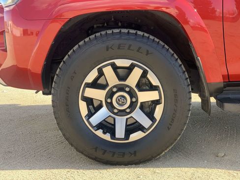 Used 2024 Toyota 4Runner TRD Off-Road Premium image 31