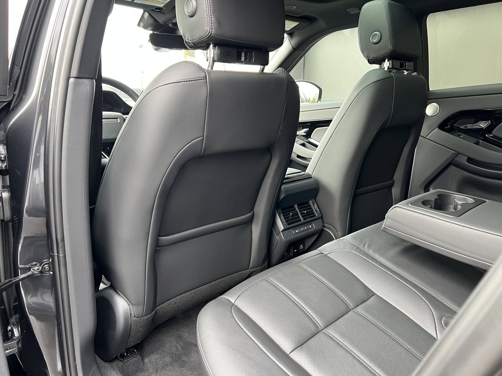New 2025 Land Rover Range Rover Evoque Dynamic SE AWD/4WD image 13
