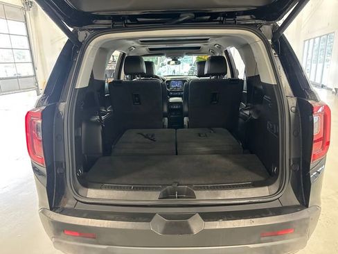 Used 2022 GMC Acadia AT4 w/ Technology Package image 38