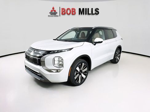 New 2025 Mitsubishi Outlander SEL image 3