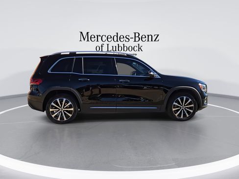 Used 2021 Mercedes-Benz GLB 250 w/ Premium Package image 9