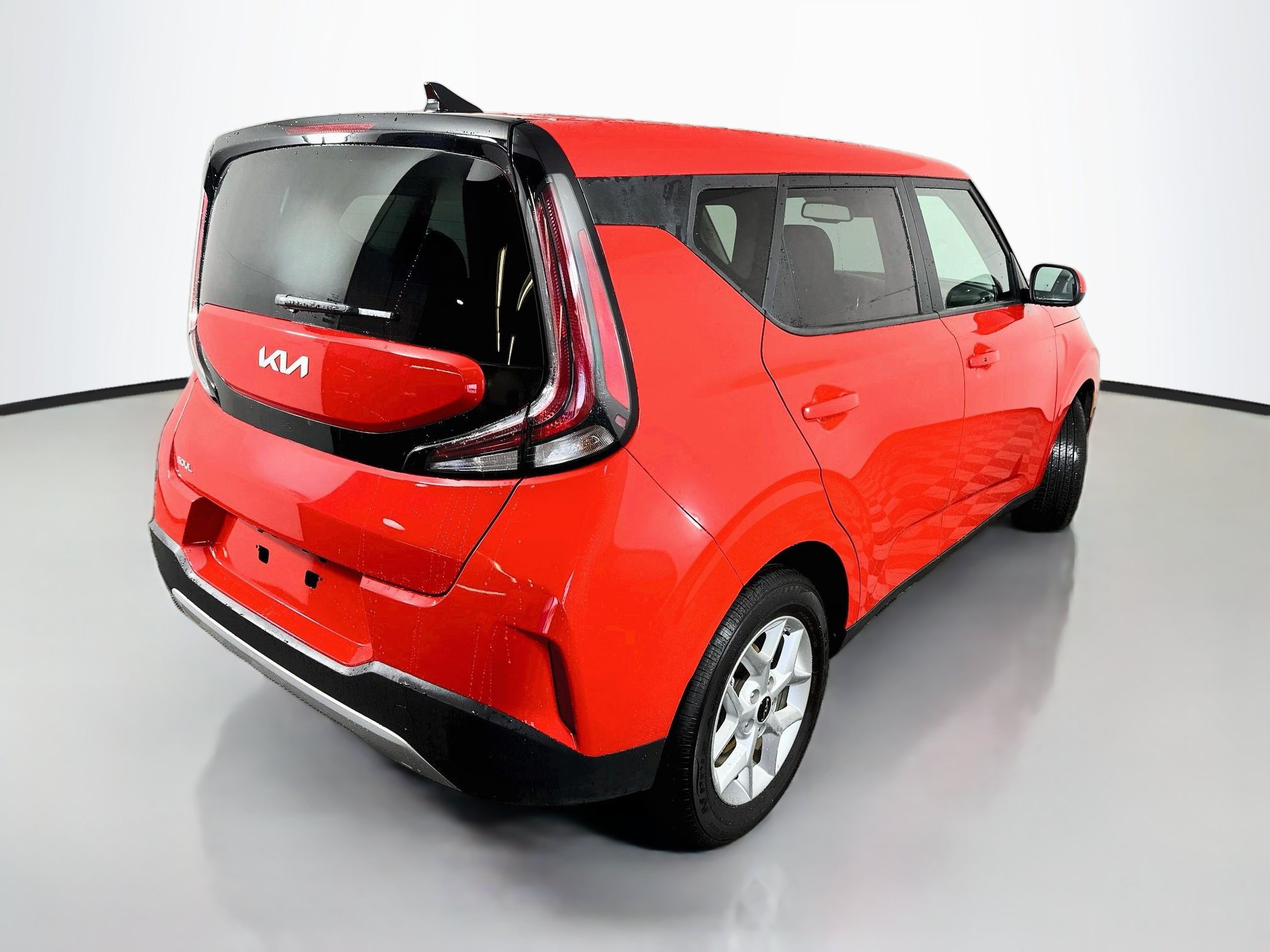 Used 2025 Kia Soul S FWD image 7