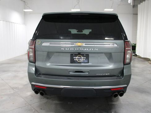 Used 2023 Chevrolet Suburban Premier image 8