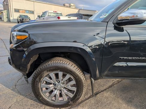 Certified 2020 Toyota Tacoma Limited image 2