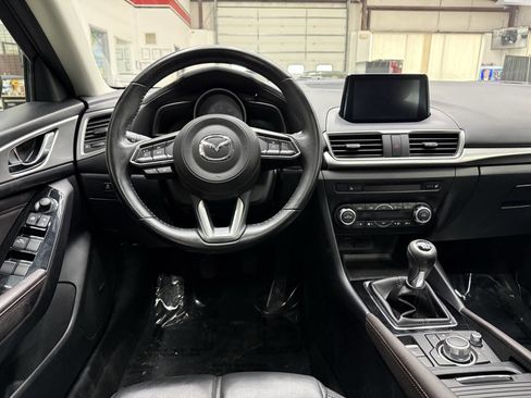 Used 2018 MAZDA MAZDA3 Touring FWD image 21