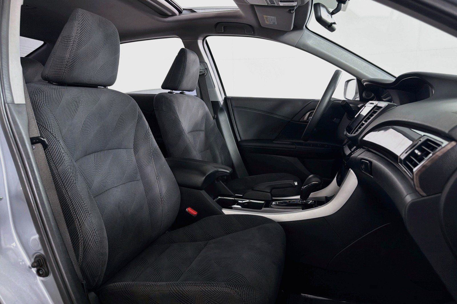 Used 2016 Honda Accord EX image 7