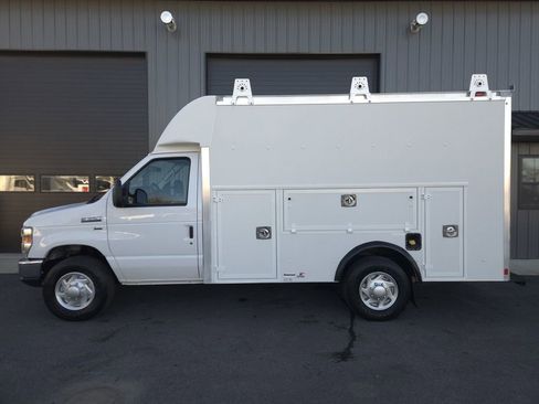 Used 2014 Ford E-350 and Econoline 350 Super Duty w/ Power Windows & Locks Group image 1