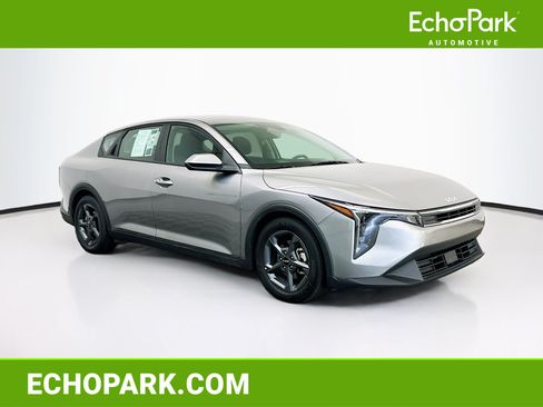 Used 2025 Kia K4 FWD image 1