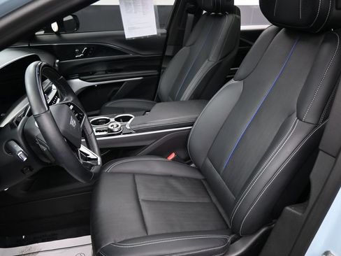 Used 2024 Cadillac Lyriq Sport RWD image 30