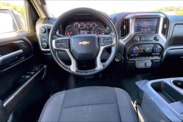 Used 2022 Chevrolet Silverado 1500 LT AWD/4WD image 5