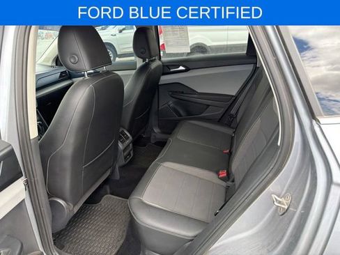 Used 2022 Volkswagen Taos SE FWD image 24