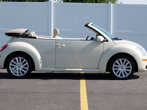 Used 2008 Volkswagen Beetle SE FWD image 33
