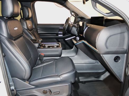 Used 2025 Ford Expedition Platinum w/ Stealth Performance Package AWD/4WD image 58