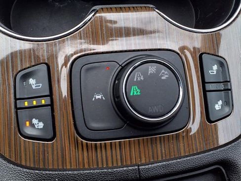 Used 2023 GMC Acadia SLE w/ Driver Convenience Package image 23