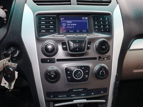 Used 2015 Ford Explorer XLT AWD/4WD image 15