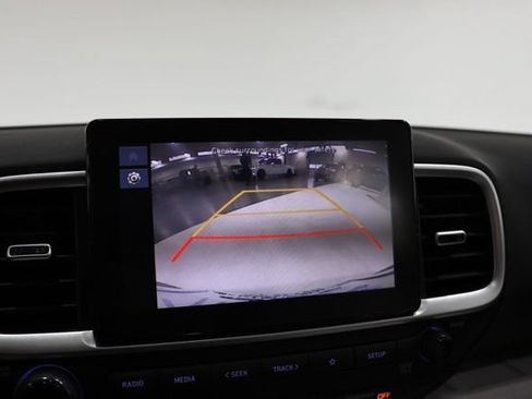 Used 2023 Hyundai Venue SEL FWD image 23