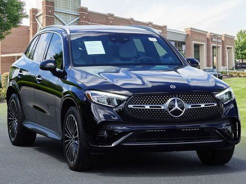 Used 2026 Mercedes-Benz GLC 300 4MATIC image 3