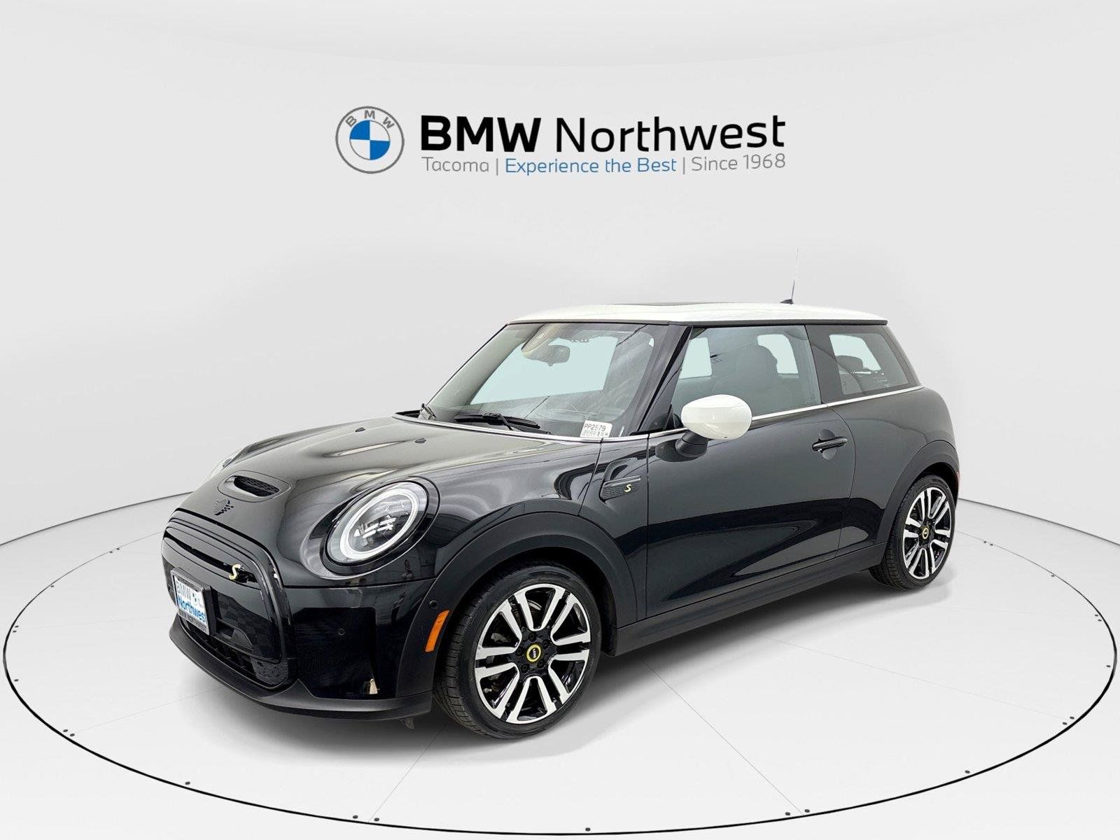 Used 2023 MINI Cooper SE FWD image 1