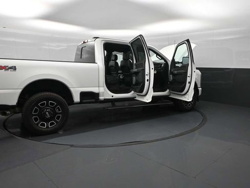 Used 2024 Ford F250 Platinum AWD/4WD image 36