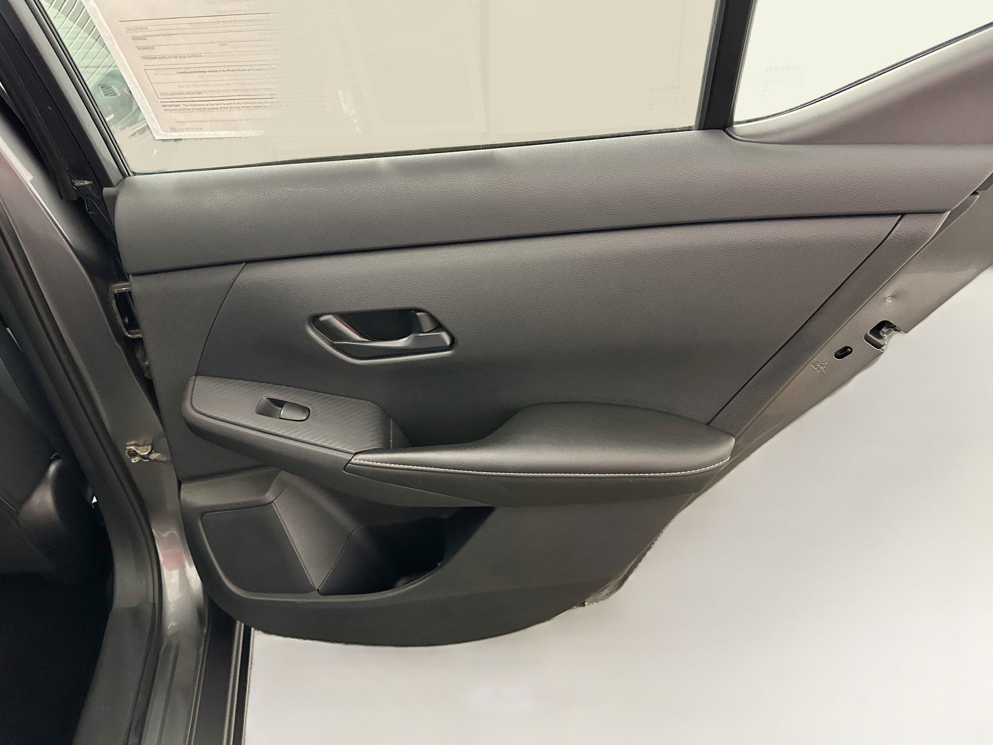 Used 2025 Nissan Sentra SV FWD image 30