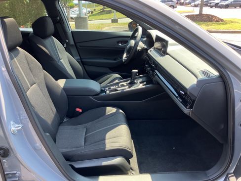 Used 2025 Honda Accord Sport image 12