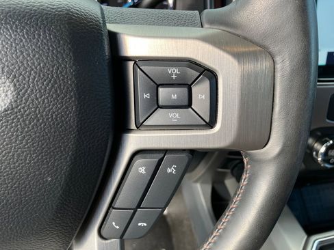 Certified 2022 Ford F450 Platinum w/ FX4 Off-Road Package image 18