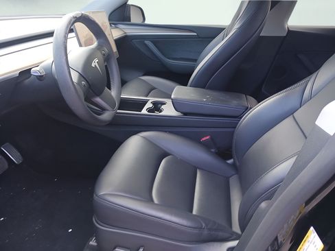Used 2023 Tesla Model Y Long Range AWD/4WD image 4