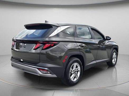 Certified 2026 Hyundai Tucson SE FWD image 8