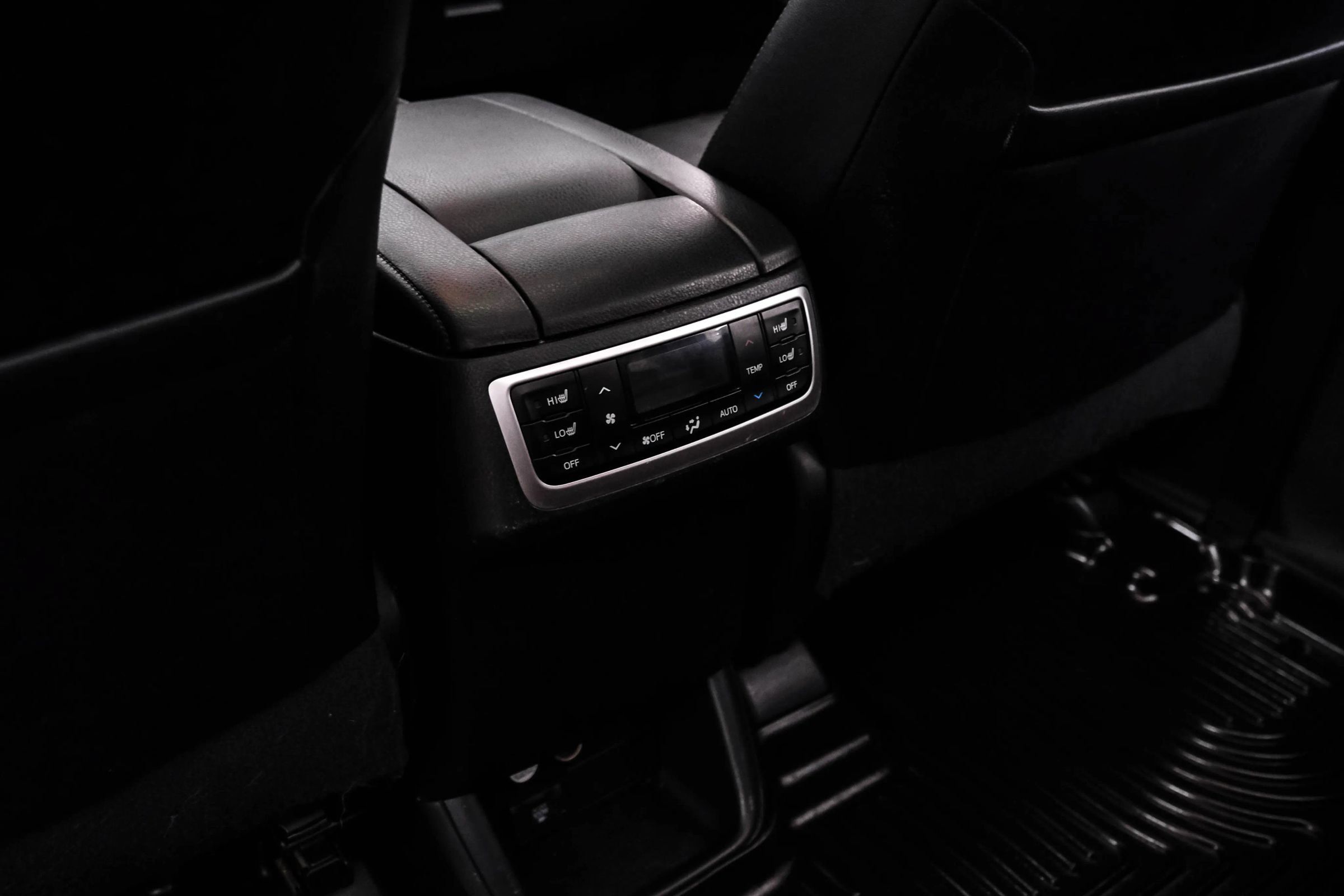 Used 2014 Toyota Highlander Limited Platinum AWD/4WD image 37